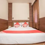 Oyo 467 Penthouse Hotel